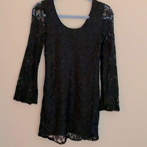 Socialite Christmas party/ night out! size small lace bell-like sleeve, mini
